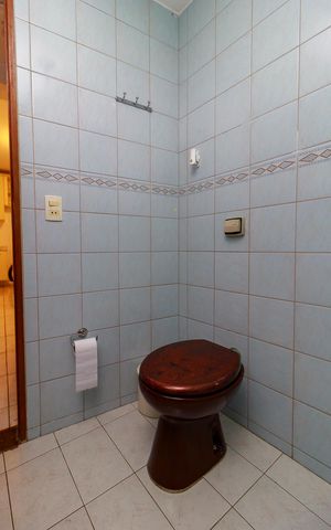 Casa à venda com 191m², 4 quartos e 4 vagas Casa à venda com 191m², 4 quartos e 4 vagasEdícula