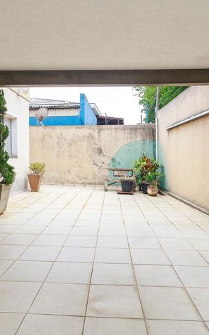 Casa à venda com 191m², 4 quartos e 4 vagas Casa à venda com 191m², 4 quartos e 4 vagasGaragem