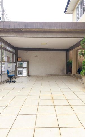 Casa à venda com 191m², 4 quartos e 4 vagas Casa à venda com 191m², 4 quartos e 4 vagasGaragem