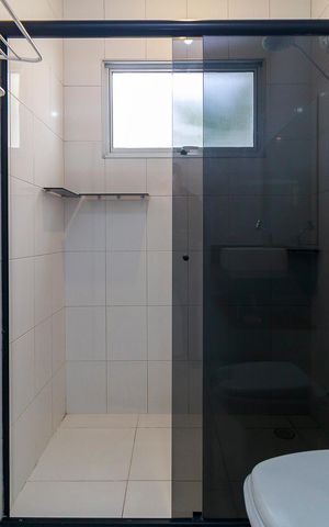 Casa à venda com 191m², 4 quartos e 4 vagas Casa à venda com 191m², 4 quartos e 4 vagasBanheiro da Suíte