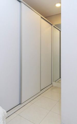 Casa à venda com 191m², 4 quartos e 4 vagas Casa à venda com 191m², 4 quartos e 4 vagasSuíte