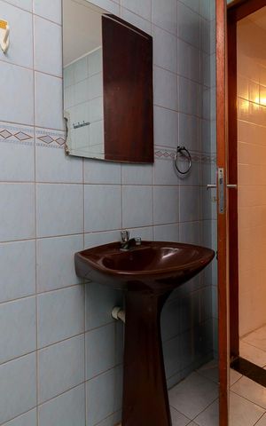 Casa à venda com 191m², 4 quartos e 4 vagas Casa à venda com 191m², 4 quartos e 4 vagasEdícula