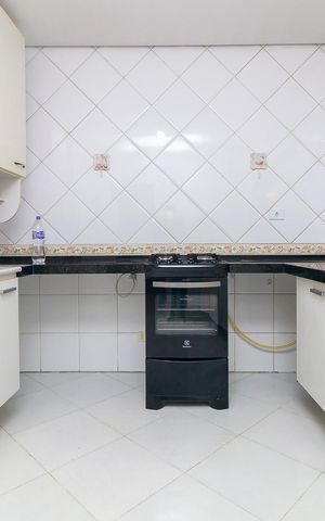 Casa à venda com 191m², 4 quartos e 4 vagas Casa à venda com 191m², 4 quartos e 4 vagasCozinha