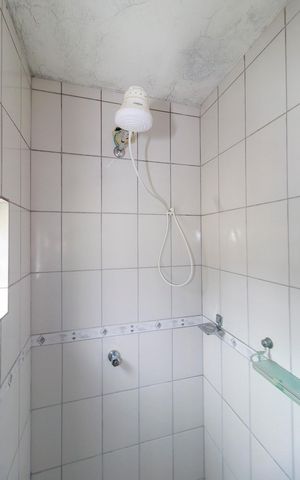 Casa à venda com 191m², 4 quartos e 4 vagas Casa à venda com 191m², 4 quartos e 4 vagasEdícula