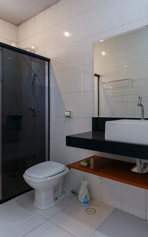 Casa à venda com 191m², 4 quartos e 4 vagas Casa à venda com 191m², 4 quartos e 4 vagasBanheiro da Suíte