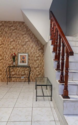 Casa à venda com 191m², 4 quartos e 4 vagas Casa à venda com 191m², 4 quartos e 4 vagasEdícula