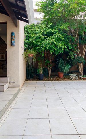 Casa à venda com 191m², 4 quartos e 4 vagas Casa à venda com 191m², 4 quartos e 4 vagasQuintal