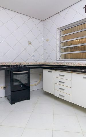 Casa à venda com 191m², 4 quartos e 4 vagas Casa à venda com 191m², 4 quartos e 4 vagasCozinha