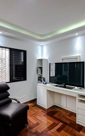 Casa à venda com 238m², 6 quartos e 4 vagasSuíte
