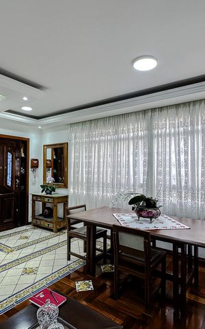 Casa à venda com 238m², 6 quartos e 4 vagasSala