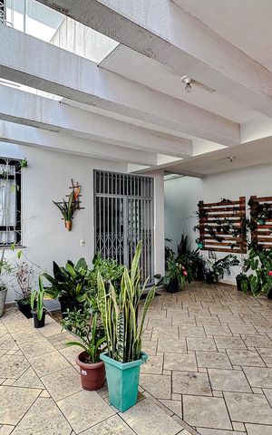 Casa à venda com 238m², 6 quartos e 4 vagasGaragem