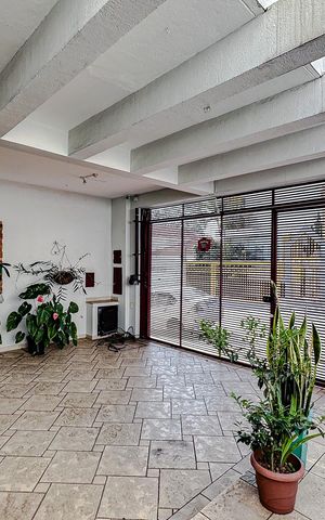 Casa à venda com 238m², 6 quartos e 4 vagasGaragem