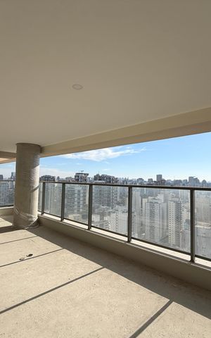 Apartamento à venda com 229m², 4 quartos e 3 vagasVaranda