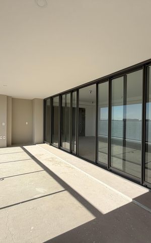 Apartamento à venda com 229m², 4 quartos e 3 vagasVaranda