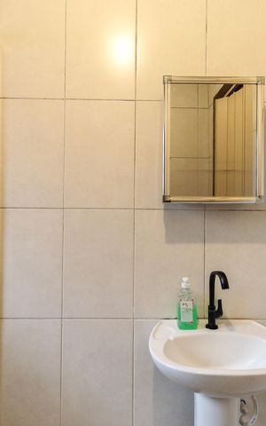 Casa à venda com 88m², 2 quartos e 1 vaga Casa à venda com 88m², 2 quartos e 1 vagaBanheiro