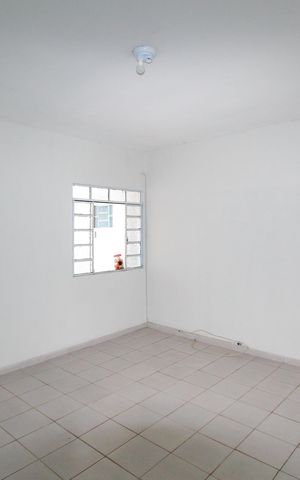 Casa para alugar com 57m², 1 quarto e 1 vaga Casa para alugar com 57m², 1 quarto e 1 vagaSala