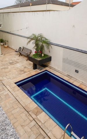 Casa para alugar com 400m², 4 quartos e 8 vagas Casa para alugar com 400m², 4 quartos e 8 vagasÁrea Externa