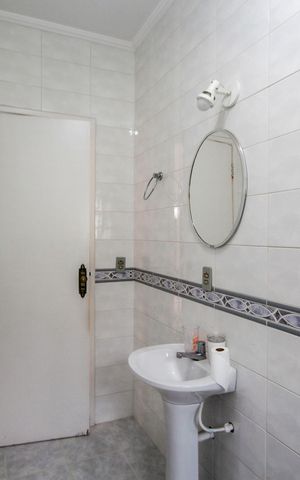 Casa para alugar com 400m², 4 quartos e 8 vagas Casa para alugar com 400m², 4 quartos e 8 vagasBanheiro