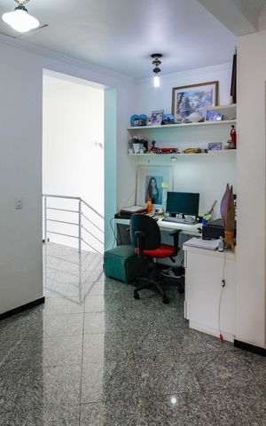 Casa para alugar com 400m², 4 quartos e 8 vagas Casa para alugar com 400m², 4 quartos e 8 vagasHall