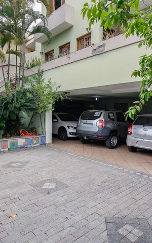 Casa para alugar com 400m², 4 quartos e 8 vagas Casa para alugar com 400m², 4 quartos e 8 vagasGaragem