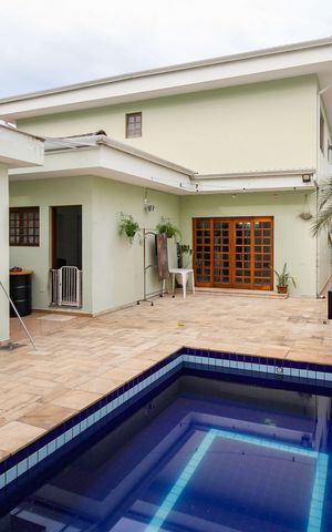 Casa para alugar com 400m², 4 quartos e 8 vagas Casa para alugar com 400m², 4 quartos e 8 vagasÁrea Externa