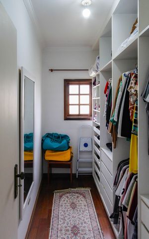 Casa para alugar com 400m², 4 quartos e 8 vagas Casa para alugar com 400m², 4 quartos e 8 vagasCloset da Suíte 1