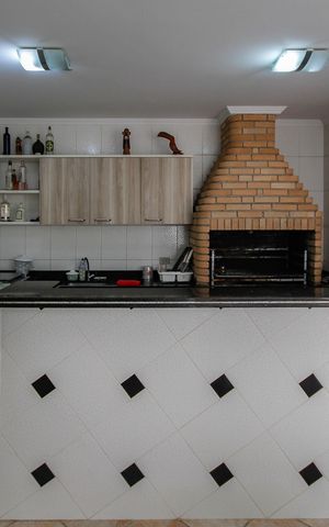 Casa para alugar com 400m², 4 quartos e 8 vagas Casa para alugar com 400m², 4 quartos e 8 vagasEspaço Gourmet