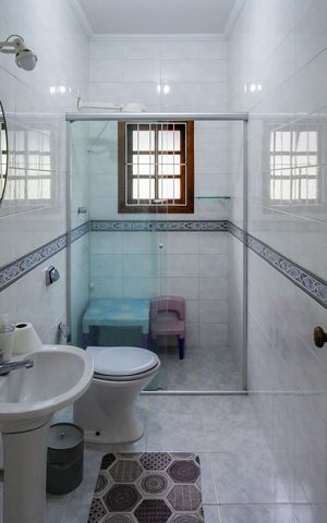 Casa para alugar com 400m², 4 quartos e 8 vagas Casa para alugar com 400m², 4 quartos e 8 vagasBanheiro
