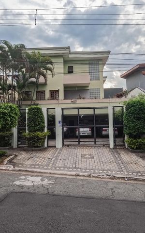 Casa para alugar com 400m², 4 quartos e 8 vagas Casa para alugar com 400m², 4 quartos e 8 vagasFachada