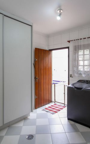 Casa para alugar com 400m², 4 quartos e 8 vagas Casa para alugar com 400m², 4 quartos e 8 vagasÁrea de Serviço