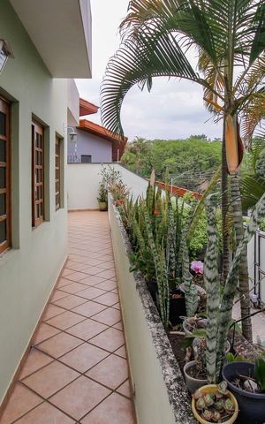 Casa para alugar com 400m², 4 quartos e 8 vagas Casa para alugar com 400m², 4 quartos e 8 vagasÁrea Externa
