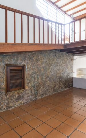 Casa à venda com 200m², 4 quartos e 2 vagas Casa à venda com 200m², 4 quartos e 2 vagasSalão de festas