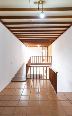 Casa à venda com 200m², 4 quartos e 2 vagas Casa à venda com 200m², 4 quartos e 2 vagasSalão de festas