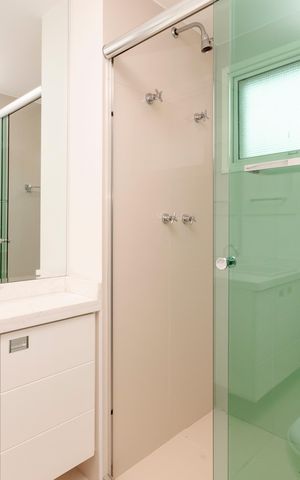 Apartamento para alugar com 317m², 4 quartos e 4 vagas Apartamento para alugar com 317m², 4 quartos e 4 vagasBanheiro da Suíte 4