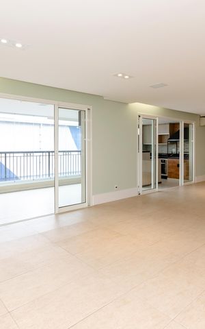 Apartamento para alugar com 317m², 4 quartos e 4 vagas Apartamento para alugar com 317m², 4 quartos e 4 vagasSala