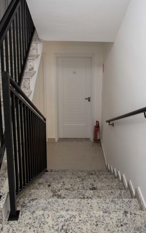Casa de condomínio para alugar com 21m², 1 quarto e sem vagaEscada