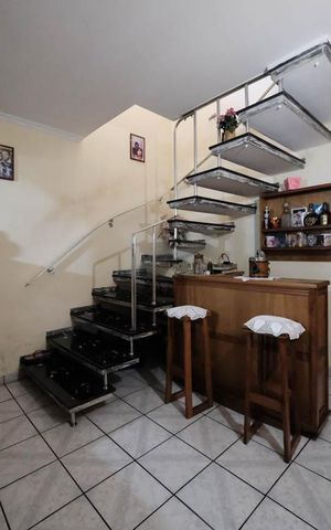 Casa para alugar com 250m², 4 quartos e 4 vagasSala