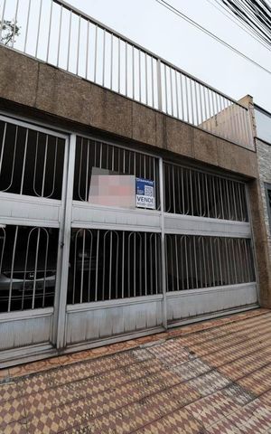 Casa para alugar com 250m², 4 quartos e 4 vagasFachada