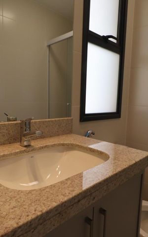 Apartamento para alugar com 126m², 3 quartos e 2 vagas Apartamento para alugar com 126m², 3 quartos e 2 vagasBanheiro da Suíte 1