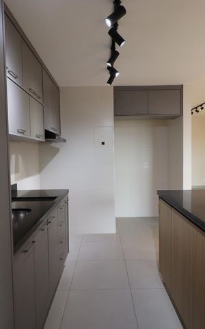 Apartamento para alugar com 126m², 3 quartos e 2 vagas Apartamento para alugar com 126m², 3 quartos e 2 vagasCozinha