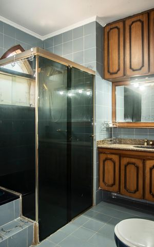Casa à venda com 250m², 3 quartos e 3 vagasBanheiro da Suíte
