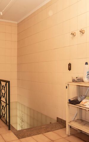 Casa à venda com 250m², 3 quartos e 3 vagasÁrea de Serviço