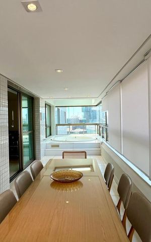 Apartamento à venda com 288m², 4 quartos e 6 vagas Apartamento à venda com 288m², 4 quartos e 6 vagasSala