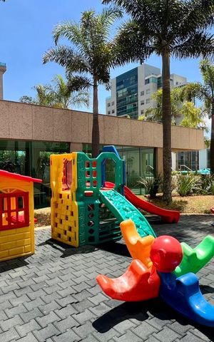 Apartamento à venda com 288m², 4 quartos e 6 vagas Apartamento à venda com 288m², 4 quartos e 6 vagasÁrea comum - Playground