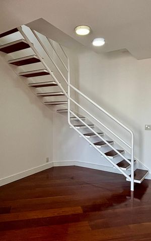 Apartamento à venda com 178m², 4 quartos e 3 vagas Apartamento à venda com 178m², 4 quartos e 3 vagasSala