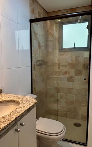Apartamento à venda com 178m², 4 quartos e 3 vagas Apartamento à venda com 178m², 4 quartos e 3 vagasBanheiro Social