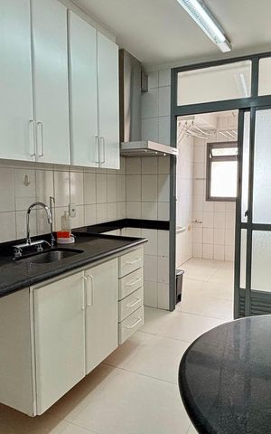 Apartamento à venda com 178m², 4 quartos e 3 vagas Apartamento à venda com 178m², 4 quartos e 3 vagasCozinha