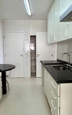 Apartamento à venda com 178m², 4 quartos e 3 vagas Apartamento à venda com 178m², 4 quartos e 3 vagasCozinha