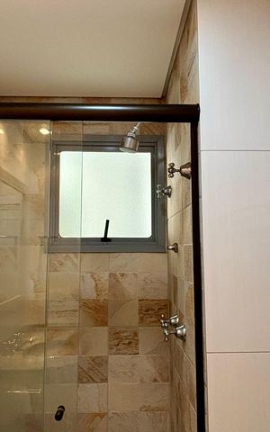 Apartamento à venda com 178m², 4 quartos e 3 vagas Apartamento à venda com 178m², 4 quartos e 3 vagasBanheiro Social