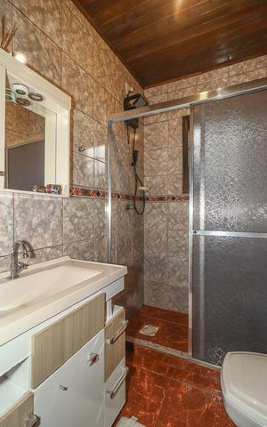 Casa à venda com 152m², 3 quartos e 3 vagasBanheiro